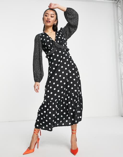 Vestido midi negro con estampado de lunares variados blancos de New Look