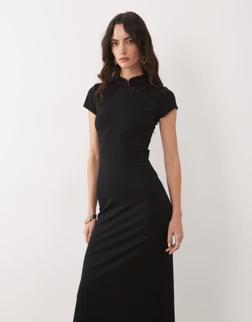 Vestido midi negro con mangas de casquillo y botón con presilla de ASOS DESIGN, 2 de 4