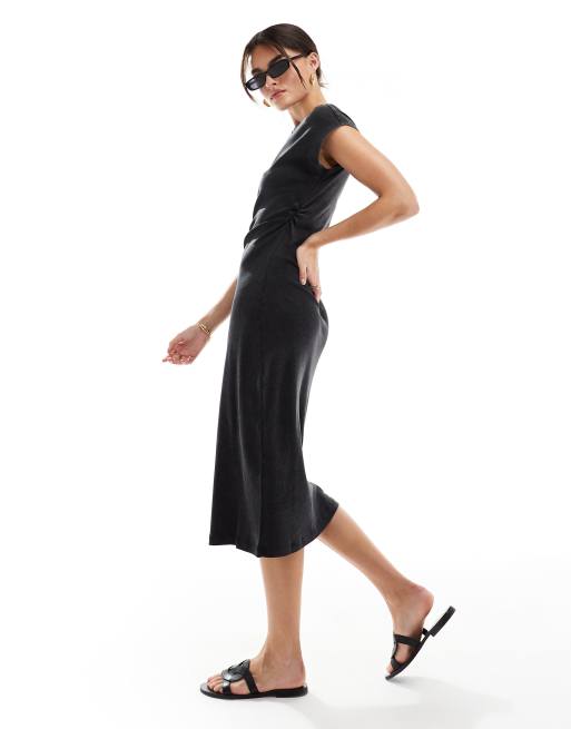 Vestido midi negro de manga corta de punto de Mango