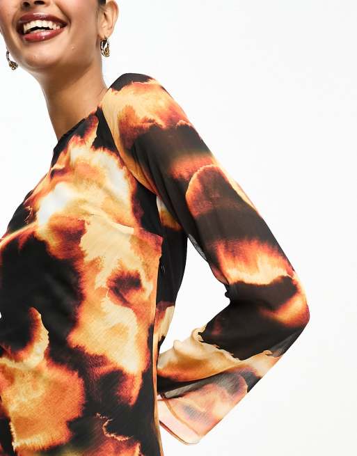 Vestido midi negro de manga larga con diseño estampado de chifón de ASOS DESIGN, 2 de 4