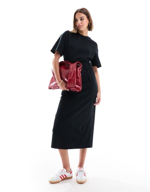 Vestido midi negro estilo camiseta con cintura elástica de ASOS DESIGN