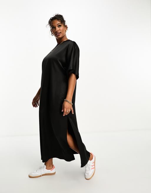 Vestido midi negro extragrande estilo camiseta de satén de ASOS DESIGN Curve, 4 de 4