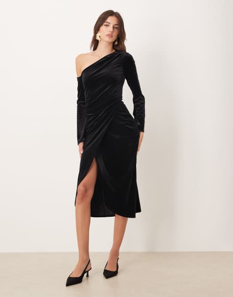 Vestido midi negro fruncido con hombro caído de terciopelo de Nobody's Child - view 1