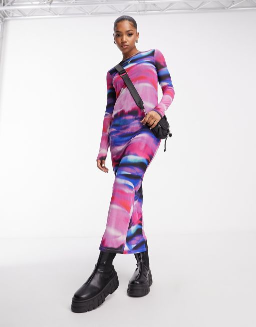 Vestido midi negro, rosa y morado estampado de malla de Monki