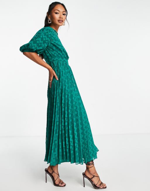 Ponte de pie en su lugar malta whisky Vestido midi plisado de plumeti con diseño de chevron, con cuello alto y  manga abullonada en verde bosque de ASOS DESIGN | ASOS