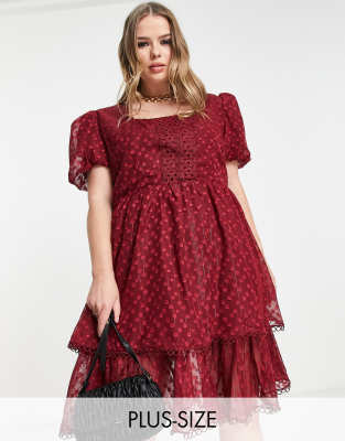 Vestido midi rojo burdeos con falda de volantes de Lovedrobe Luxe