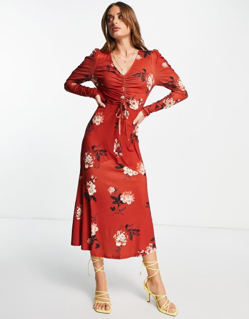 Vestido midi rojo con estampado floral y parte delantera fruncida de River Island