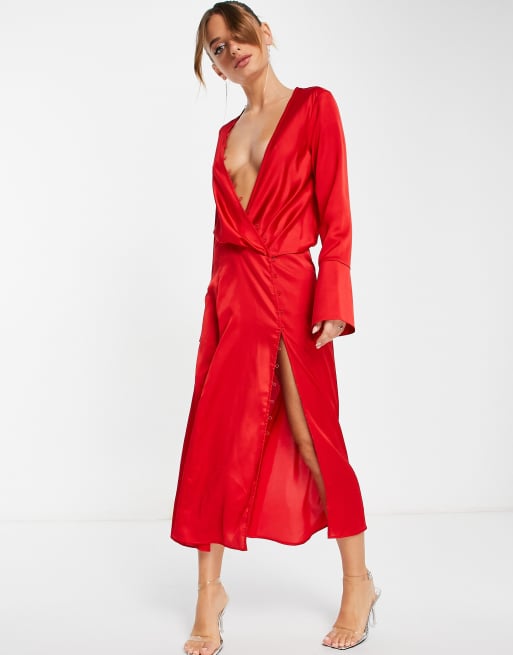 Vestido midi rojo drapeado con detalle de botones y corte al bies de satén de ASOS DESIGN