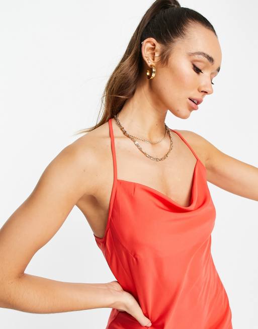 Vestido midi rojo luminoso de tirantes con diseño asimétrico de Vero Moda, 3 de 4