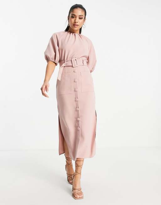 Vestido midi rosa abotonado con cinturón y mangas abullonadas de ASOS DESIGN Petite, 3 de 4