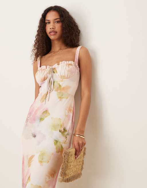 Vestido midi rosa claro fruncido con estampado floral de ASOS DESIGN, 2 de 4