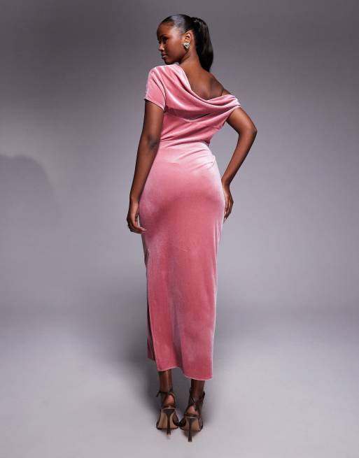 Vestido midi rosa empolvado con hombro caído de terciopelo de ASOS DESIGN, 2 de 4