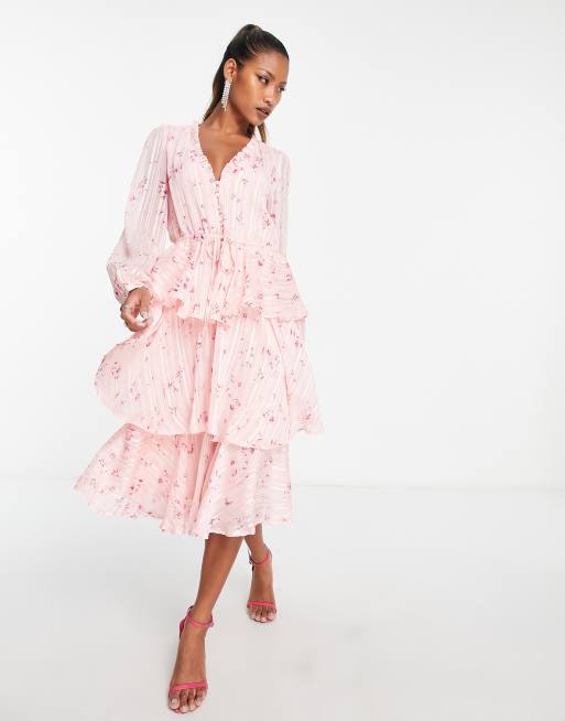 Vestido midi rosa escalonado de manga larga con estampado floral de chifón de Vila