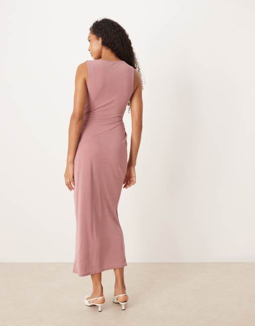Vestido midi rosa fruncido asimétrico con cuello desbocado de ASOS DESIGN, 4 de 4