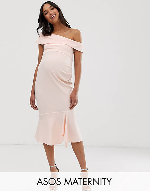 Vestido midi texturizado con escote Bardot de ASOS DESIGN Maternity