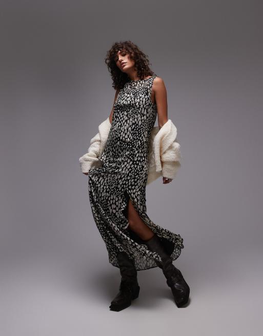 Vestido midi traslúcido con estampado animal, cuello alto, volantes y bordes sin rematar de Topshop