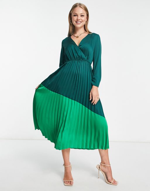 Vestido midi verde con falda plisada y diseño en contraste de Liquorish