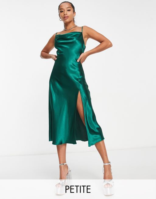 Gángster cuestionario madera Vestido midi verde esmeralda con cuello desbocado de satén de Little  Mistress Petite | ASOS