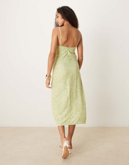 Vestido midi verde lima de tirantes con estampado de cachemir Sastra de Motel, 3 de 4
