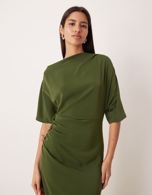 Vestido midi verde oliva ceñido con sisas caídas y diseño drapeado de ASOS DESIGN, 2 de 4