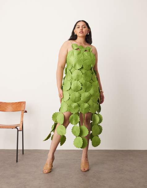 Vestido midi verde oliva con diseño floral calado y bajo de flecos de ARRANGE Curve - view 1