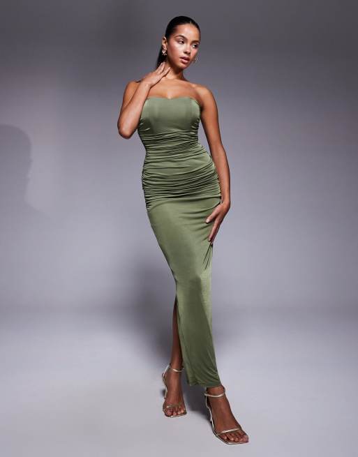 Vestido midi verde oliva con escote palabra de honor y diseño fruncido de TFNC