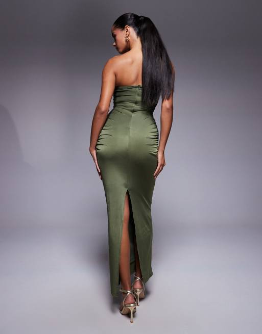 Vestido midi verde oliva fruncido con escote palabra de honor de TFNC, 3 de 4