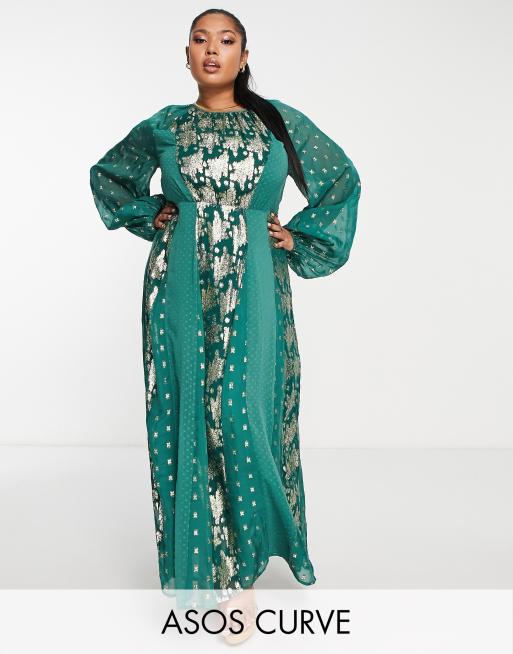 Vestido midi verde pino metalizado con diseño de jacquard y detalle elástico en la espalda de ASOS DESIGN Curve