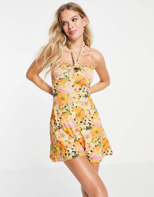 Vestido multicolor con vuelo, cuello halter y estampado floral veraniego difuminado de Topshop