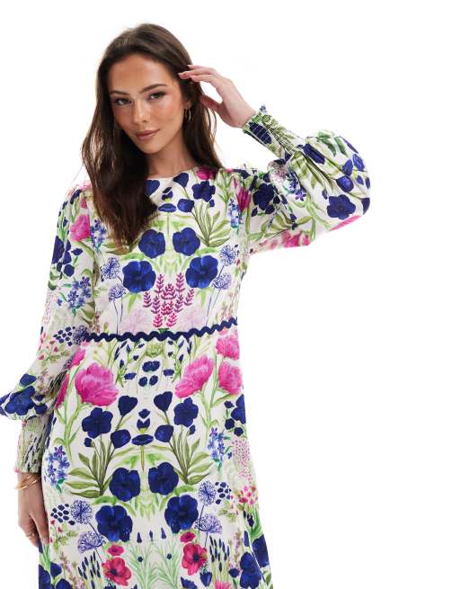 Vestido multicolor largo con cuello alto y lazo en la espalda de Hope & Ivy, 3 de 4