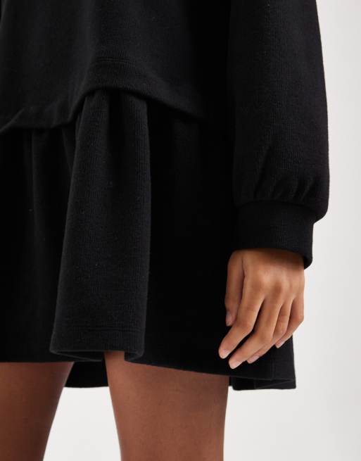 Vestido negro amplio con cintura baja de canalé cepillado de Miss Selfridge, 4 de 4