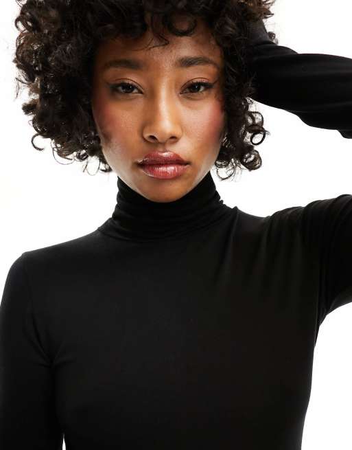 Vestido negro de corte evasé con cuello alto de Miss Selfridge, 3 de 4
