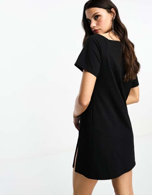 Vestido negro con discount camisa