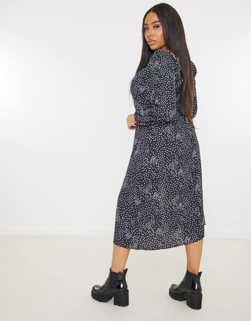 Vestido negro estilo mesonera con manga larga y estampado de lunares de Missguided Plus, 2 de 4