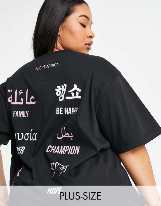 Vestido negro extragrande estilo camiseta con estampado gráfico en la espalda de Night Addict Plus
