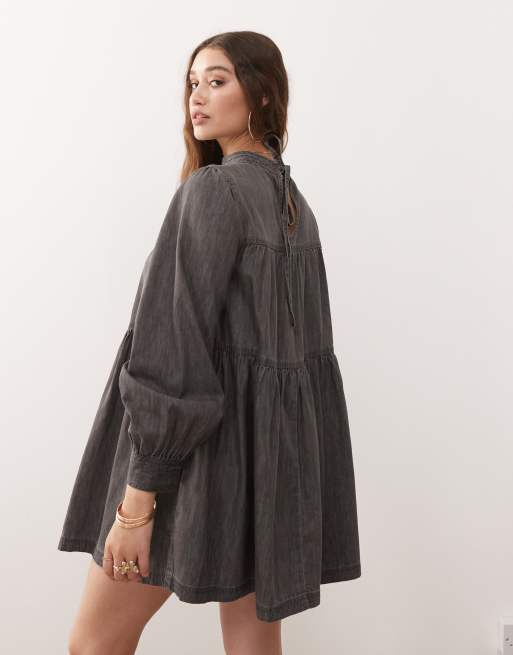 Vestido negro lavado de manga larga con cuello subido de Miss Selfridge, 4 de 4