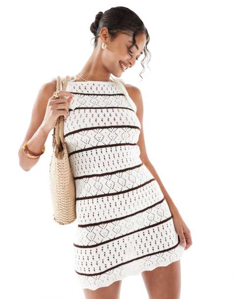 Vestido playero corto color crema a rayas con tirantes anudados y cuello halter de croché de Miss Selfridge - view 1