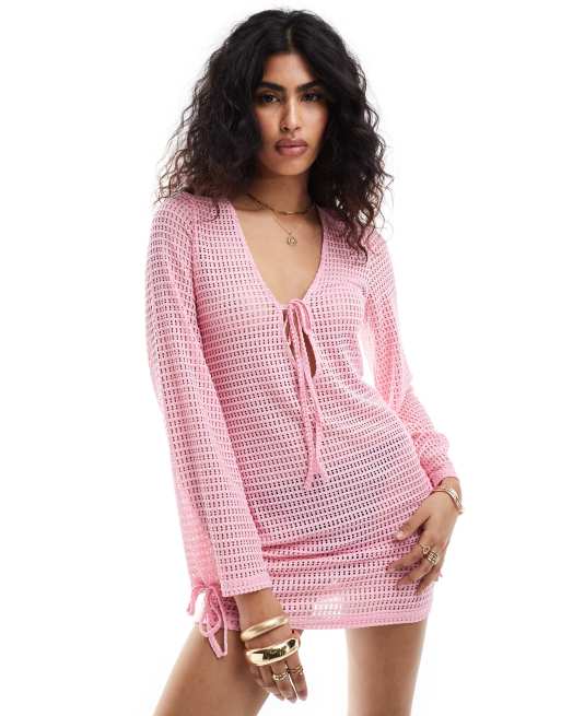 Vestido playero corto rosa de manga larga con detalle de lazada Esmarie de The Frolic