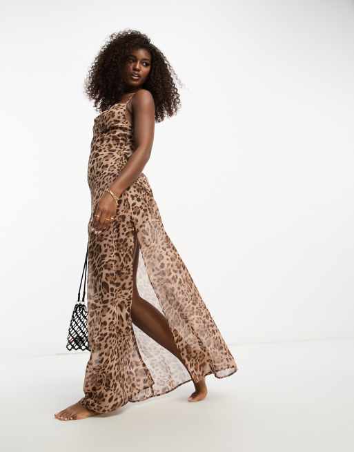 Vestido playero largo con estampado de leopardo, cuello desbocado y espalda cruzada de Miss Selfridge, 4 de 4