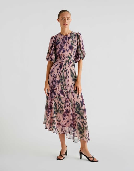 Vestido rosa pálido con estampado de bayas de Scalpers
