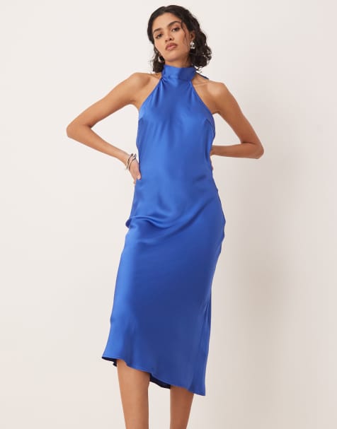 Vestido semilargo azul con espalda desbocada de satén Raleigh de Pretty Lavish - view 1