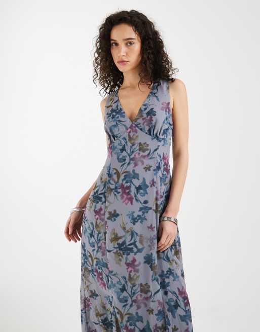 Vestido semilargo azul con estampado floral sombreado de chifón Olydia de Motel, 2 de 4
