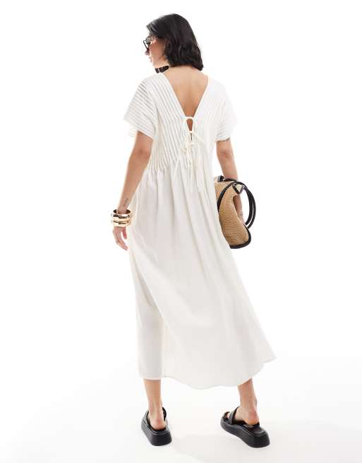 Vestido semilargo blanco con detalle de cordones en la espalda y diseño plisado de & Other Stories