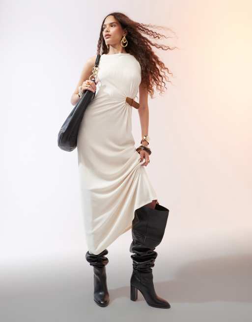 Vestido semilargo color crema con detalle adorno tipo cinturón de canalé de ASOS DESIGN