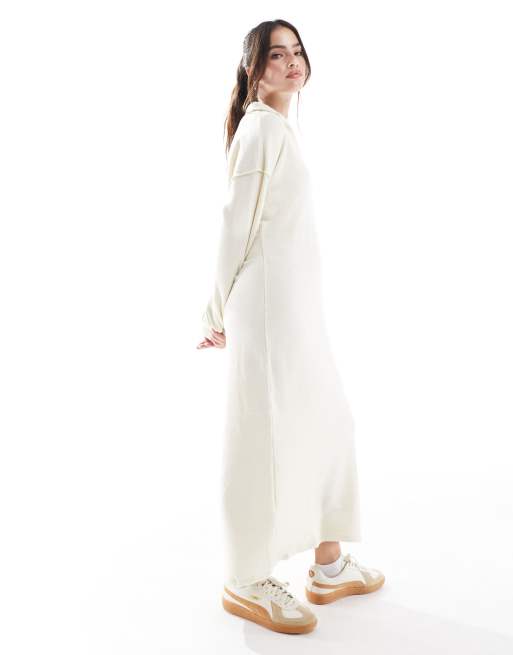 Vestido semilargo color crema melange con cuello tipo polo de tejido muy suave de Vero Moda