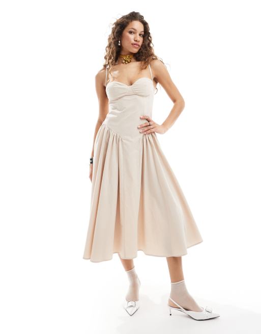 Vestido semilargo color piedra de tirantes con detalle de corsé de Extro & Vert
