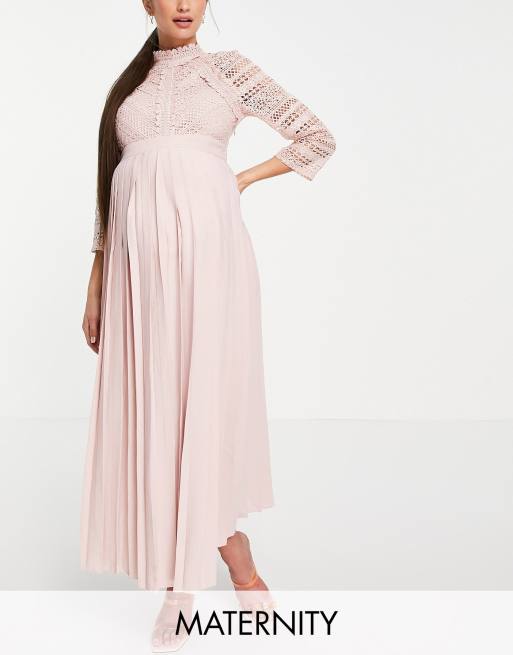 Vestido semilargo color rosa rubor con detalle de encaje de Little Mistress Maternity