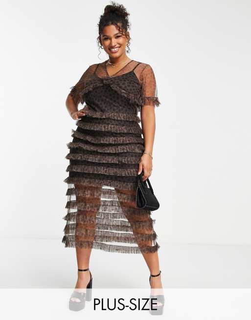 Vestido semilargo con diseño escalonado de volantes y estampado de leopardo de Never Fully Dressed Plus