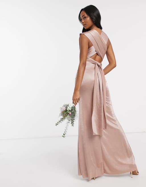 Vestido semilargo de dama de honor con diseño multiposición en tono visón de TFNC, 2 de 4