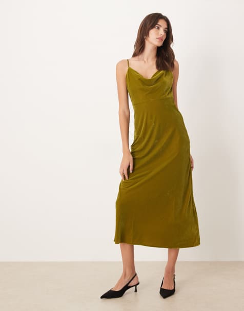 Vestido semilargo verde oliva de tirantes de terciopelo Trixie de Nobody's Child - view 1